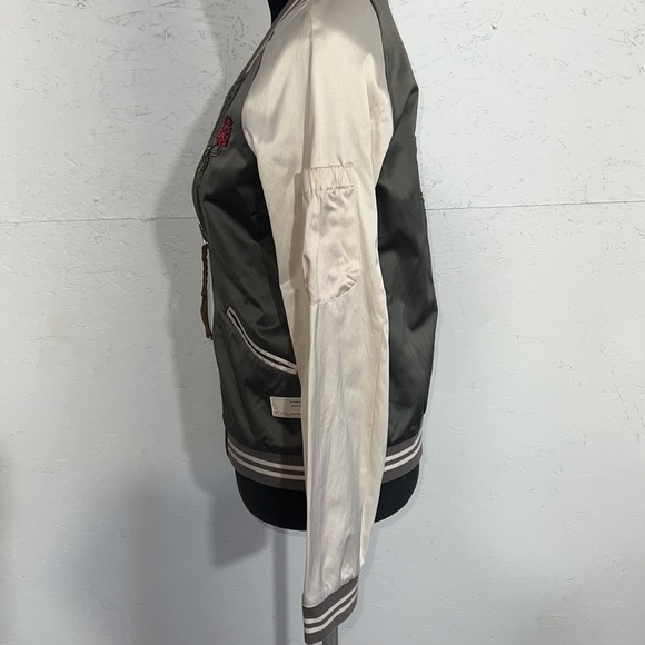 ODD MOLLY 584 Big bomber jacket. Satin. Two colored with gorgeous embroidery. - Picture 5 of 12